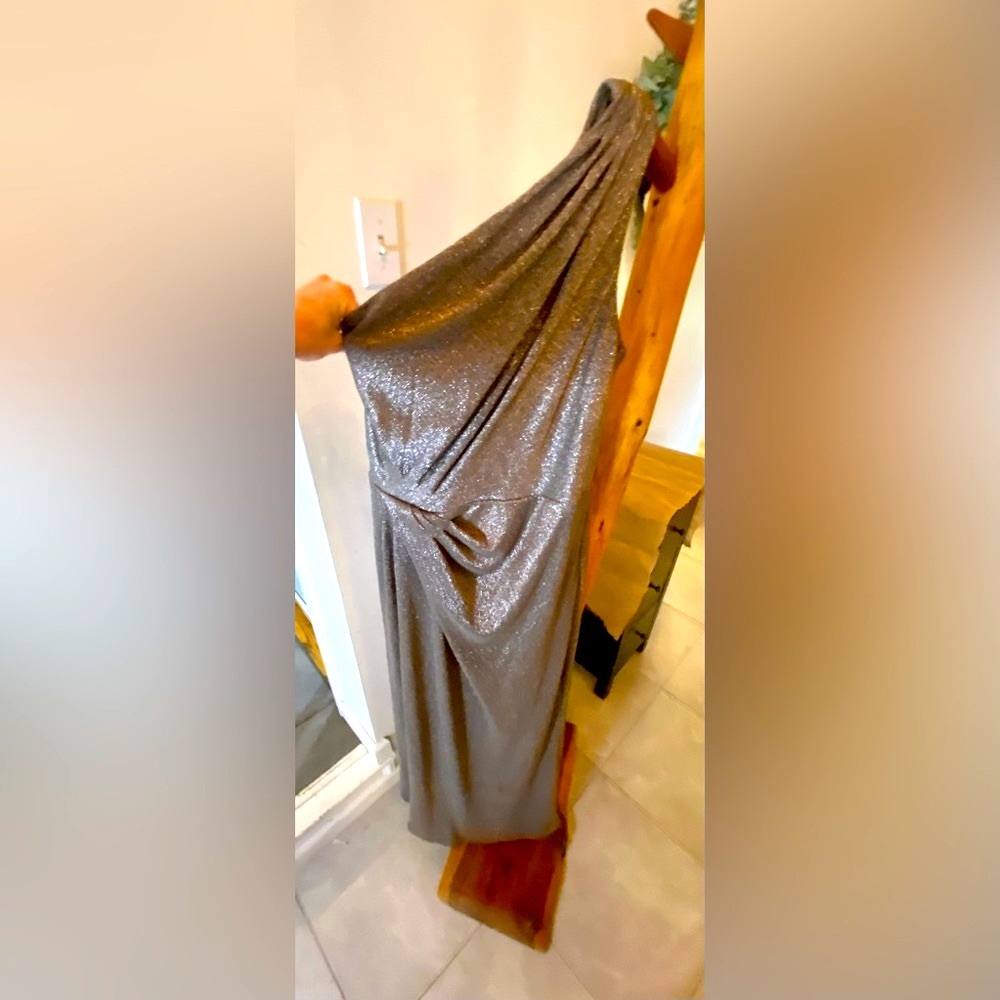 Ralph Lauren, women’s size 8, long, formal dress, off the shoulder, sparkly gold